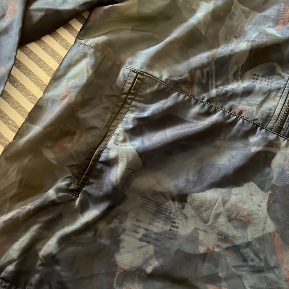 Adidas wind breaker - Picture 3 of 6